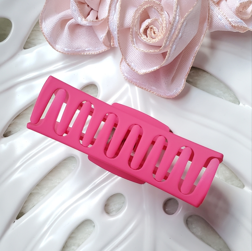 Beautiful Hair Clips - Picture 3 of 3